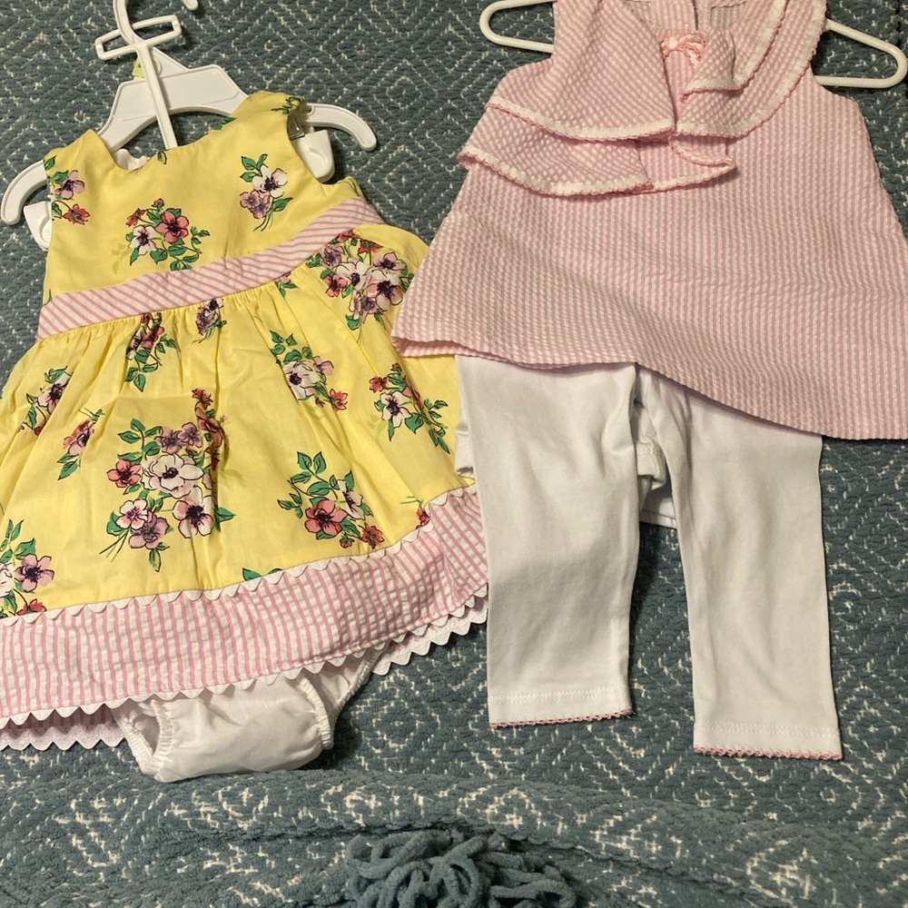 BUNDLE OF BABY GIRLS OUTFITS- Size 6-9 months.